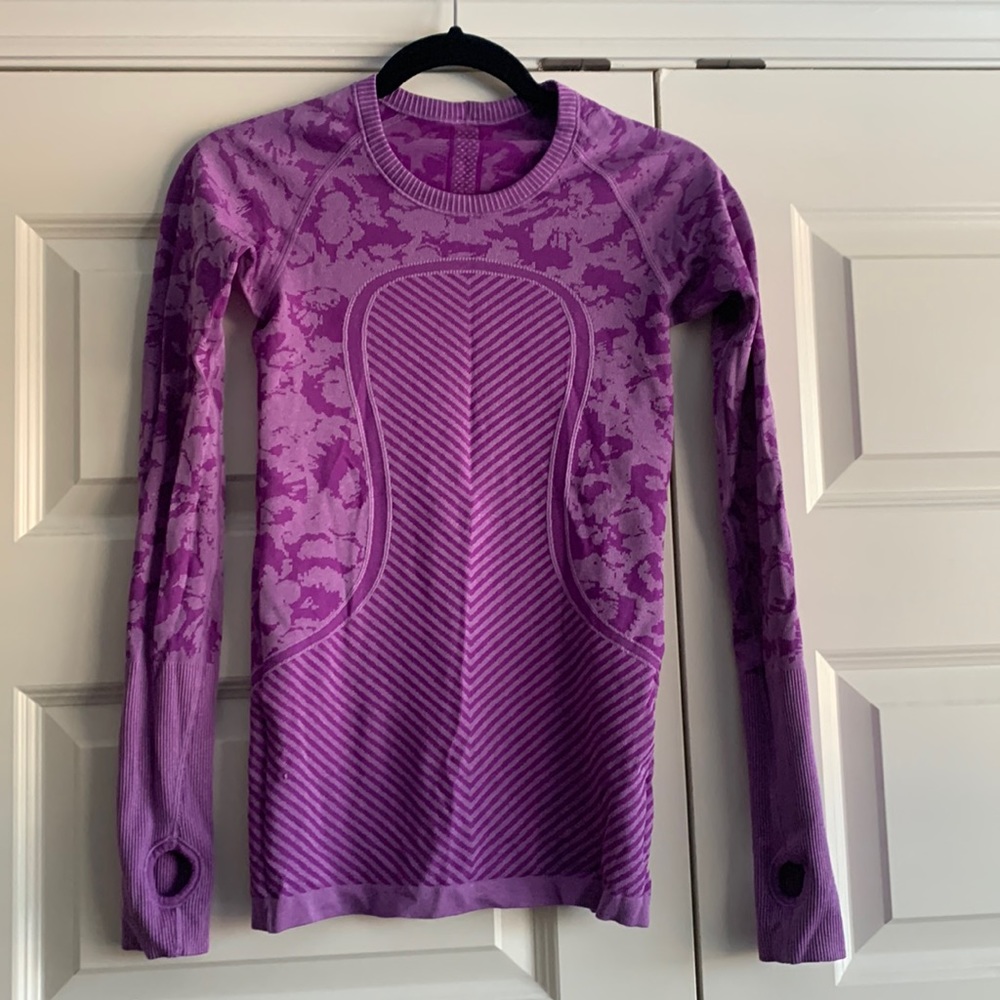 Lululemon athletic top